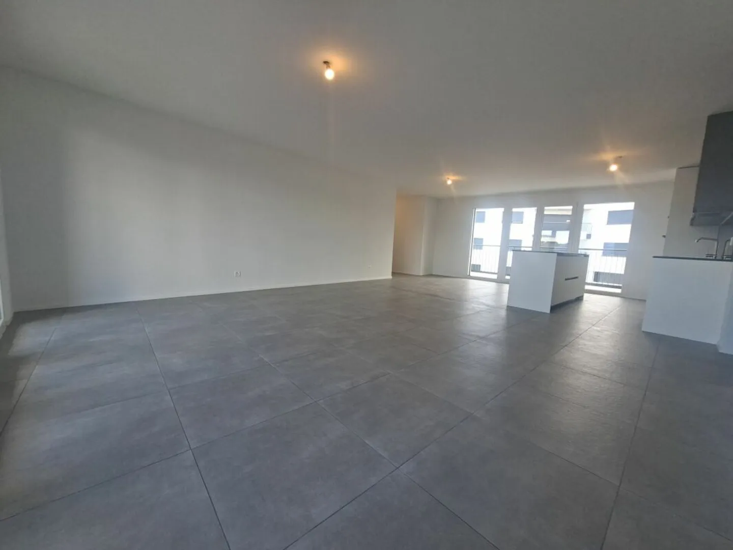 Appartamento moderno con terrazza - Foto 3 di 11