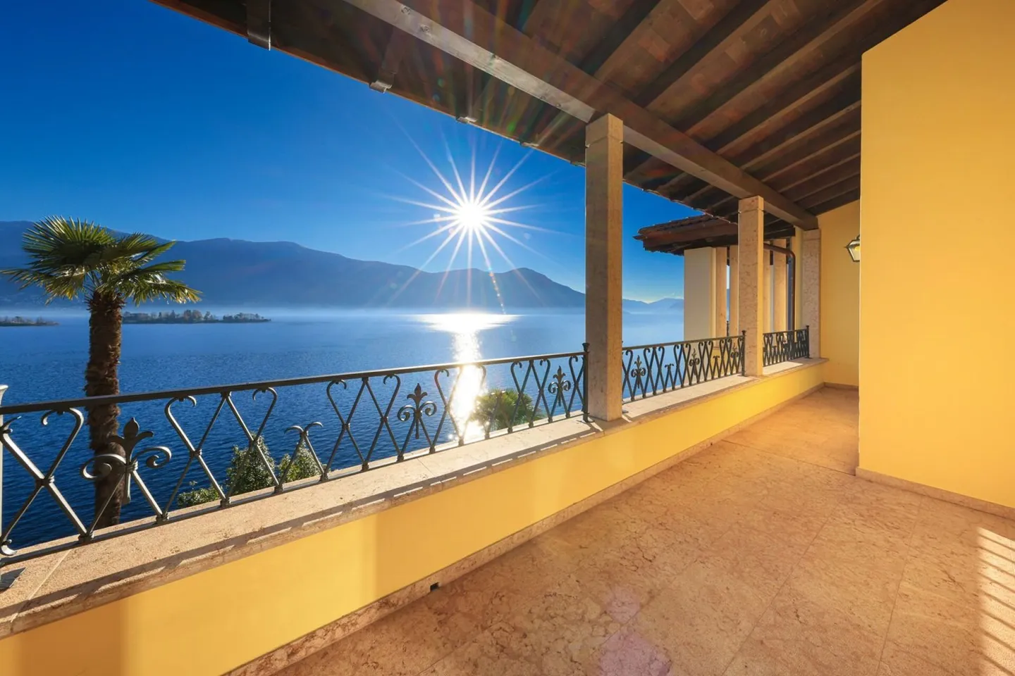 Attique de rêve de 3.5 pièces avec vue sur le lac et accès privé au lac - Photo 1 sur 10