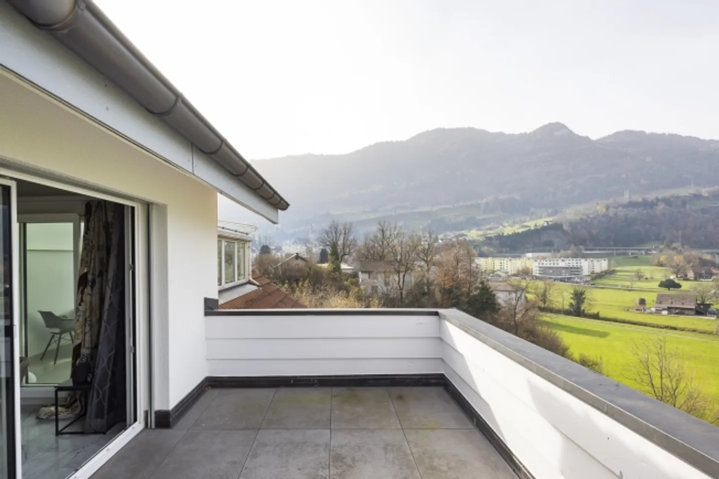 Dream view of lake and mountains in a central and quiet location - Photo 4 of 15