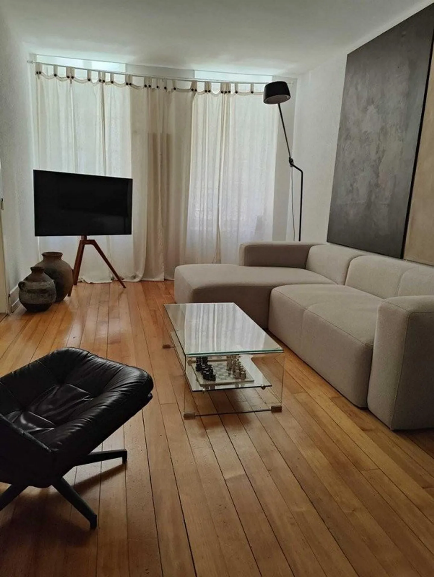Appartement avec cachet en plein centre-ville - Photo 3 sur 7