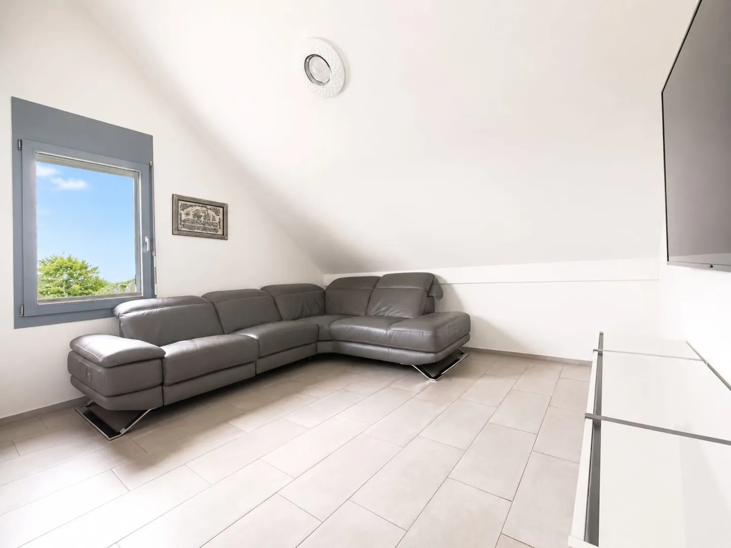 Moderne 4.5-Zimmer-Wohnung - Foto 4 von 10