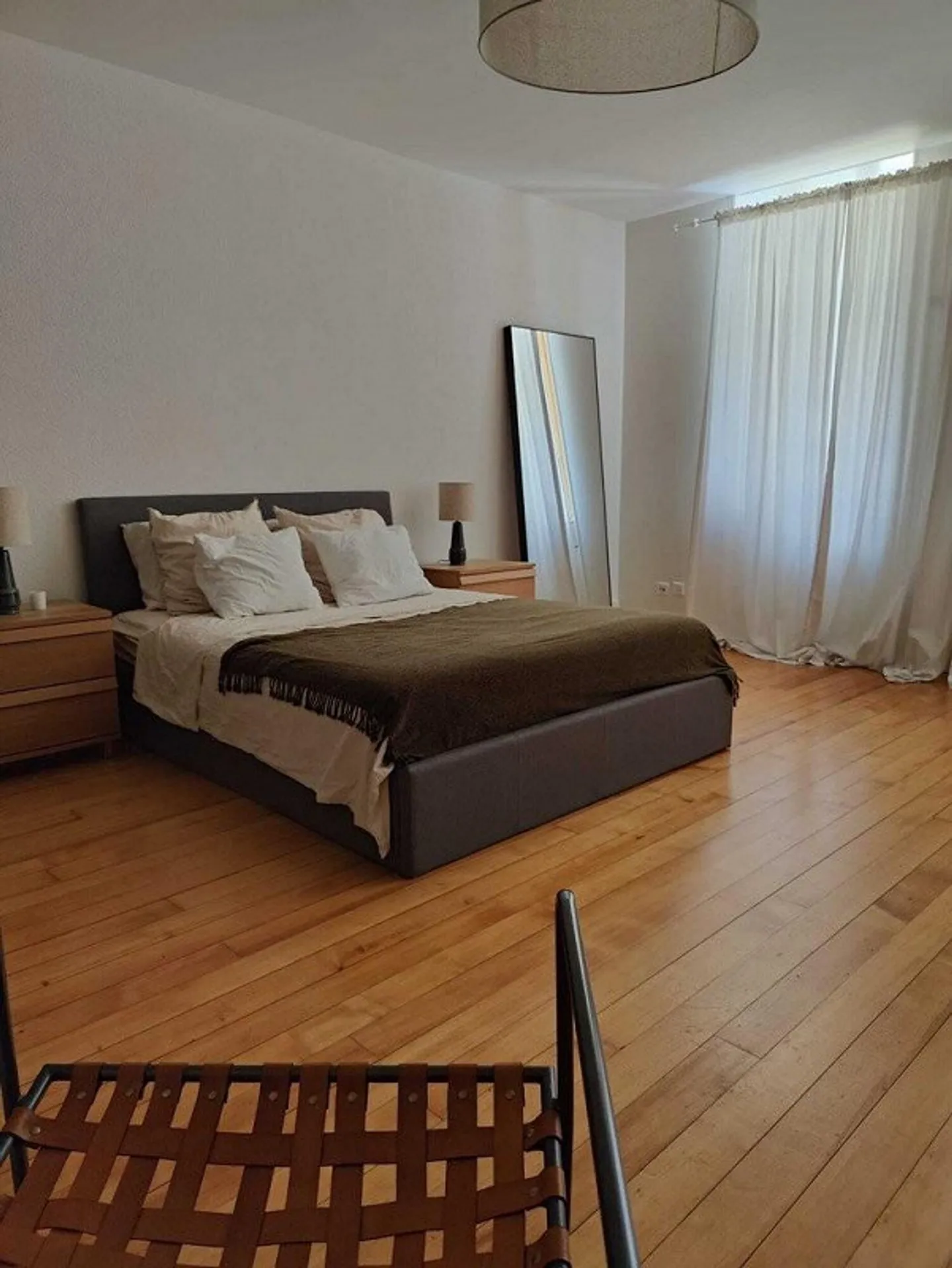 Appartement avec cachet en plein centre-ville - Photo 2 sur 7