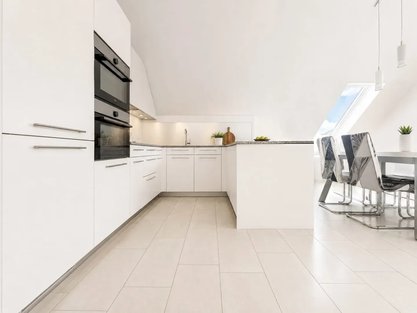 Moderne 4.5-Zimmer-Wohnung - Foto 3 von 10