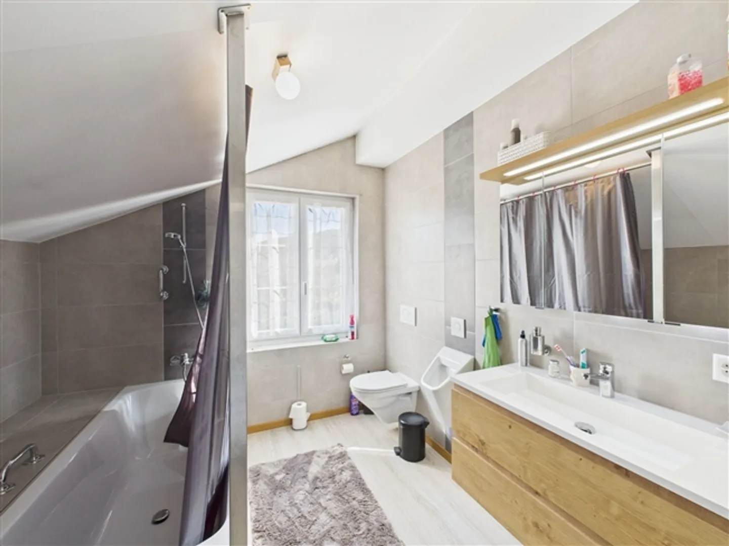 Casa con carattere e fascino a Vendlincourt. - Foto 7 di 13