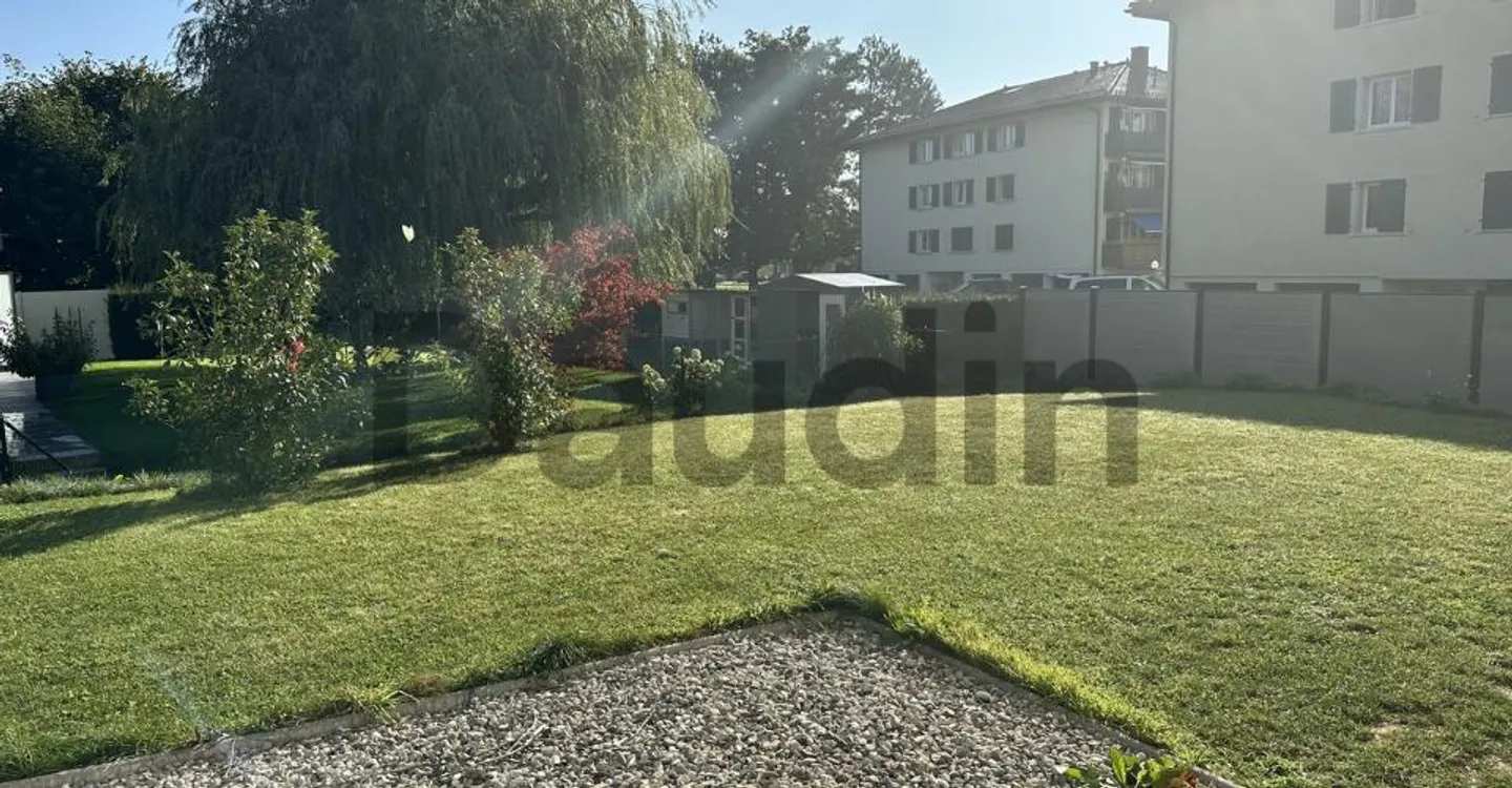 Appartement en rez-de-jardin à proximité des rives du Léman - Photo 2 of 6