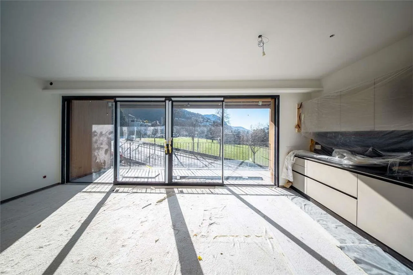 Elegant 4.5-Room Apartment on the Top Floor - Residenza Pregassona 339 - Photo 7 of 13