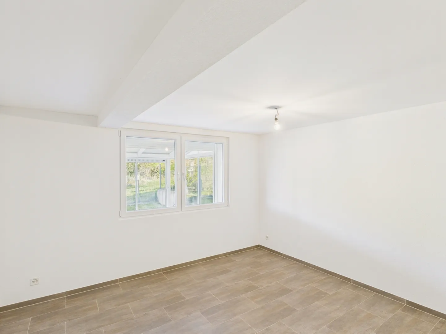 Appartement lumineux de 4,5 pièces avec jardin d'hiver - Photo 5 sur 13