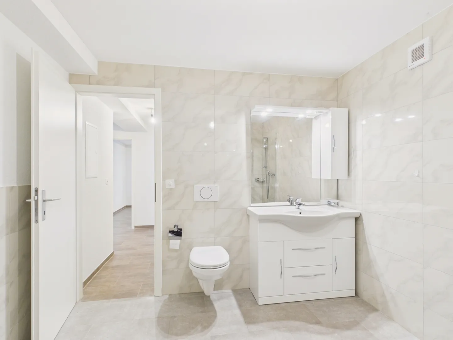 Appartement lumineux de 4,5 pièces avec jardin d'hiver - Photo 10 sur 13