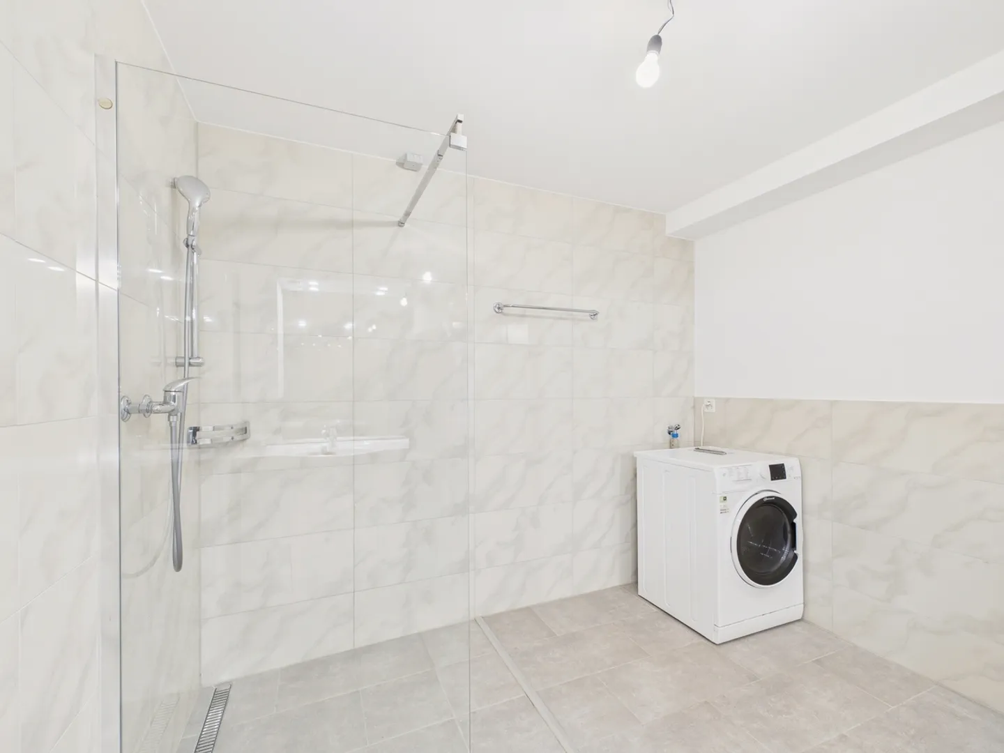 Appartement lumineux de 4,5 pièces avec jardin d'hiver - Photo 11 sur 13