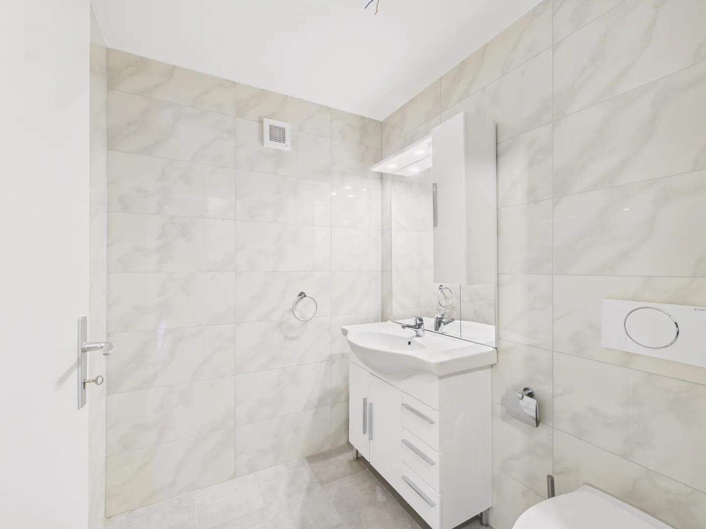 Appartement lumineux de 4,5 pièces avec jardin d'hiver - Photo 12 sur 13