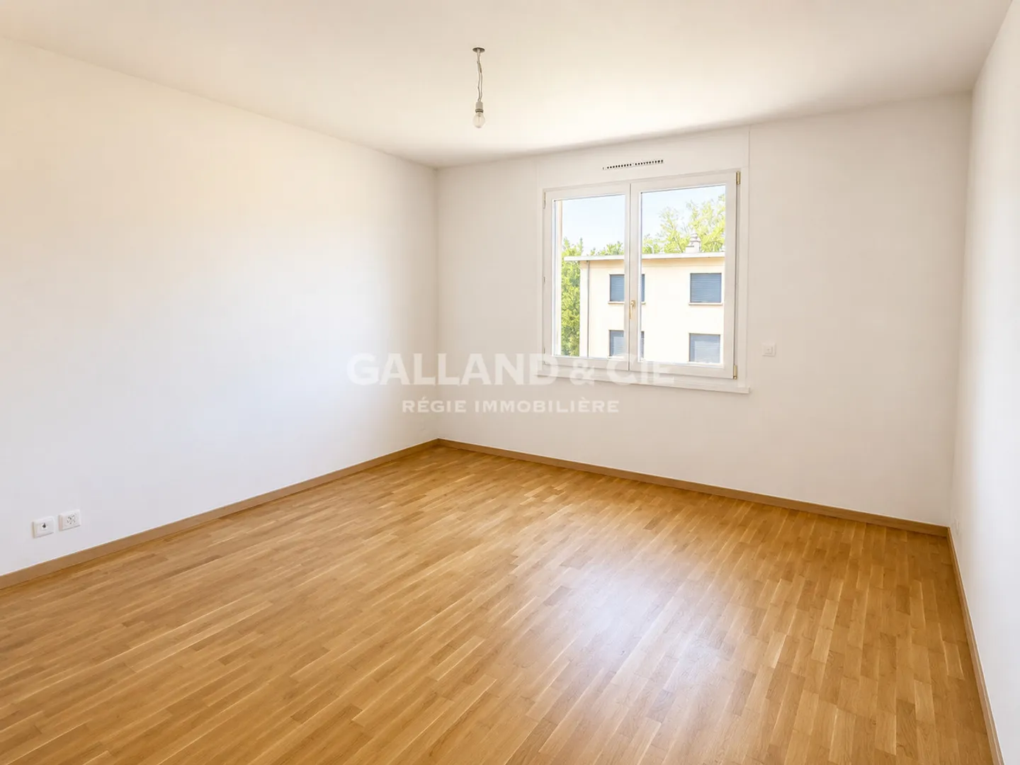 Charmant Appartement Attique - Photo 3 sur 6