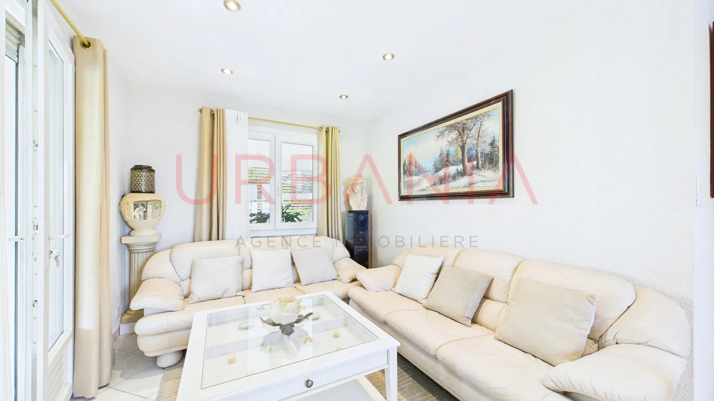 Casa indipendente con grande terreno - Foto 7 di 17