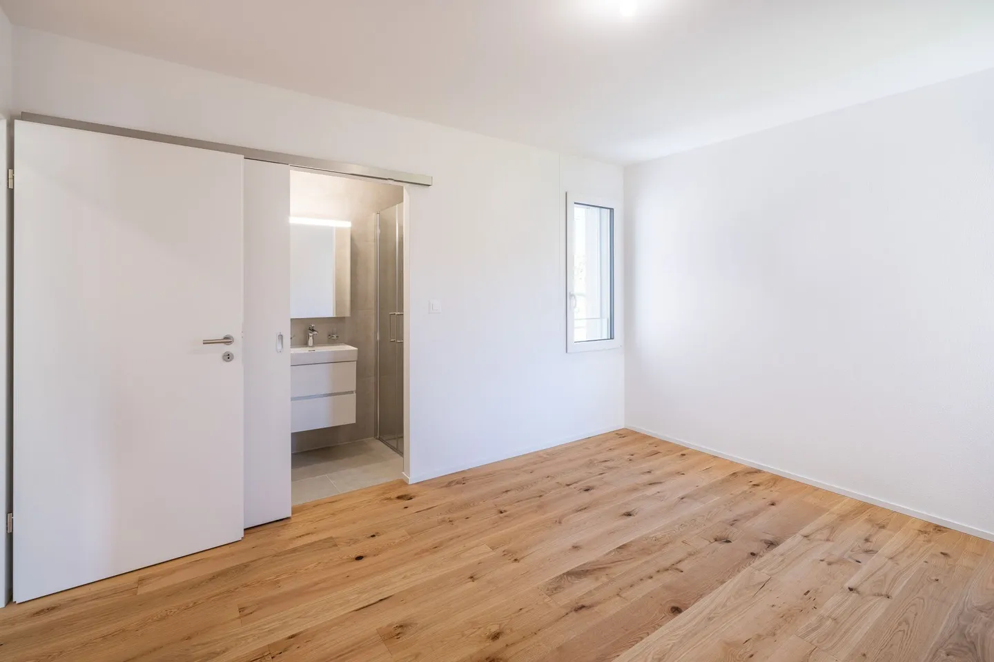 Grosszügige 4.5 Zimmer-Wohnung im Erstbezug - Foto 8 von 14