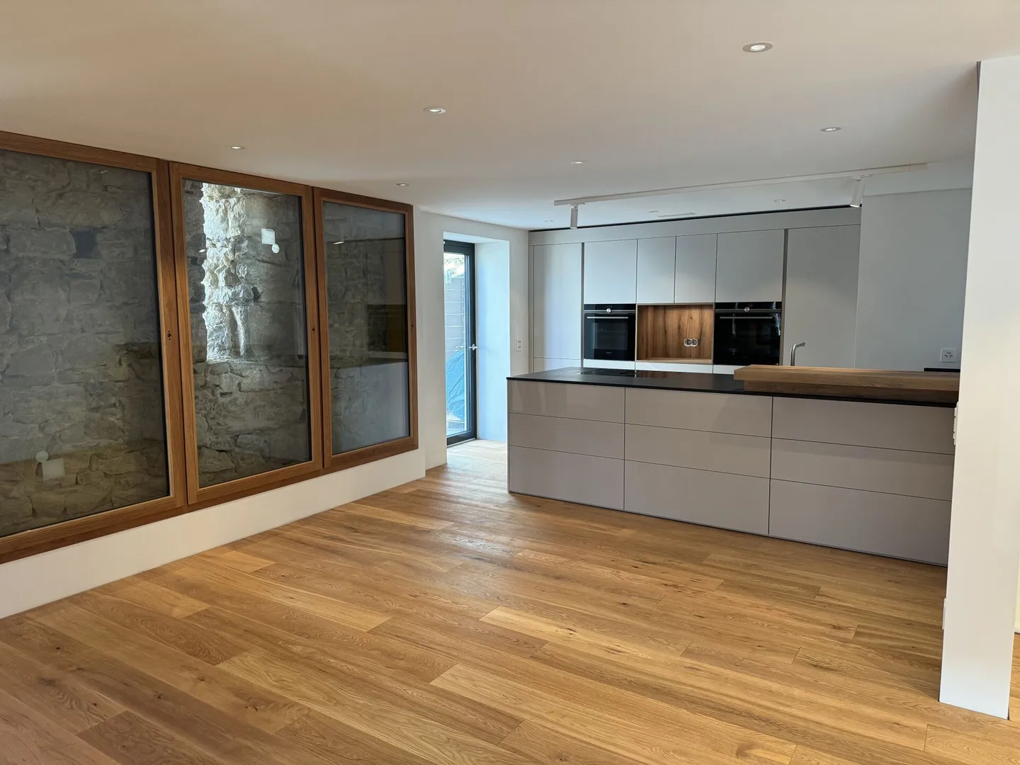 Très belle et luxueuse appartement de 3 1/2 pièces - Photo 6 sur 11