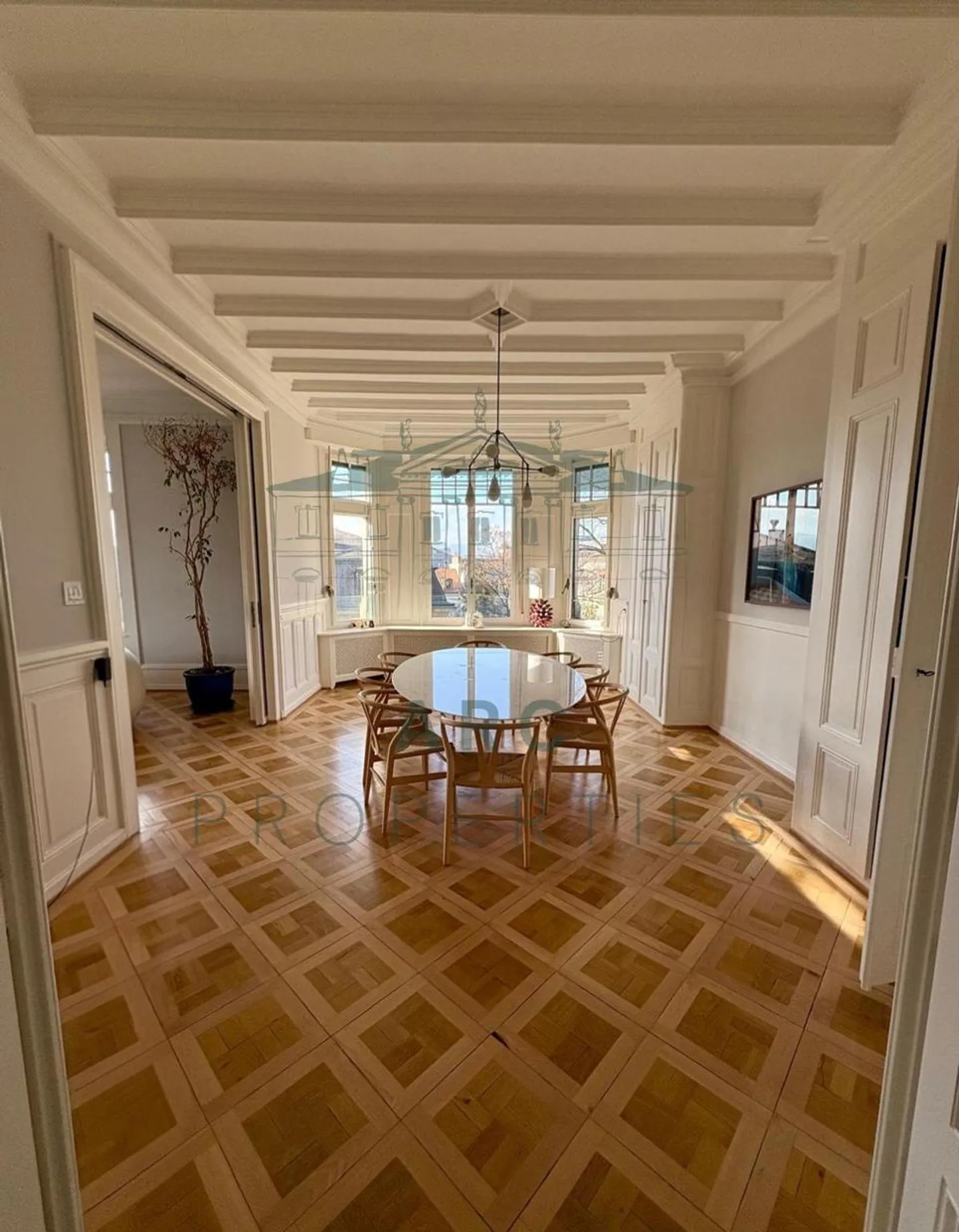 OLD TOWN - SUPERB HAUSSMANNIAN APARTMENT WITH UNOBSTRUCTED VIEW JUST STEPS AWAY FROM - Photo 2 of 3