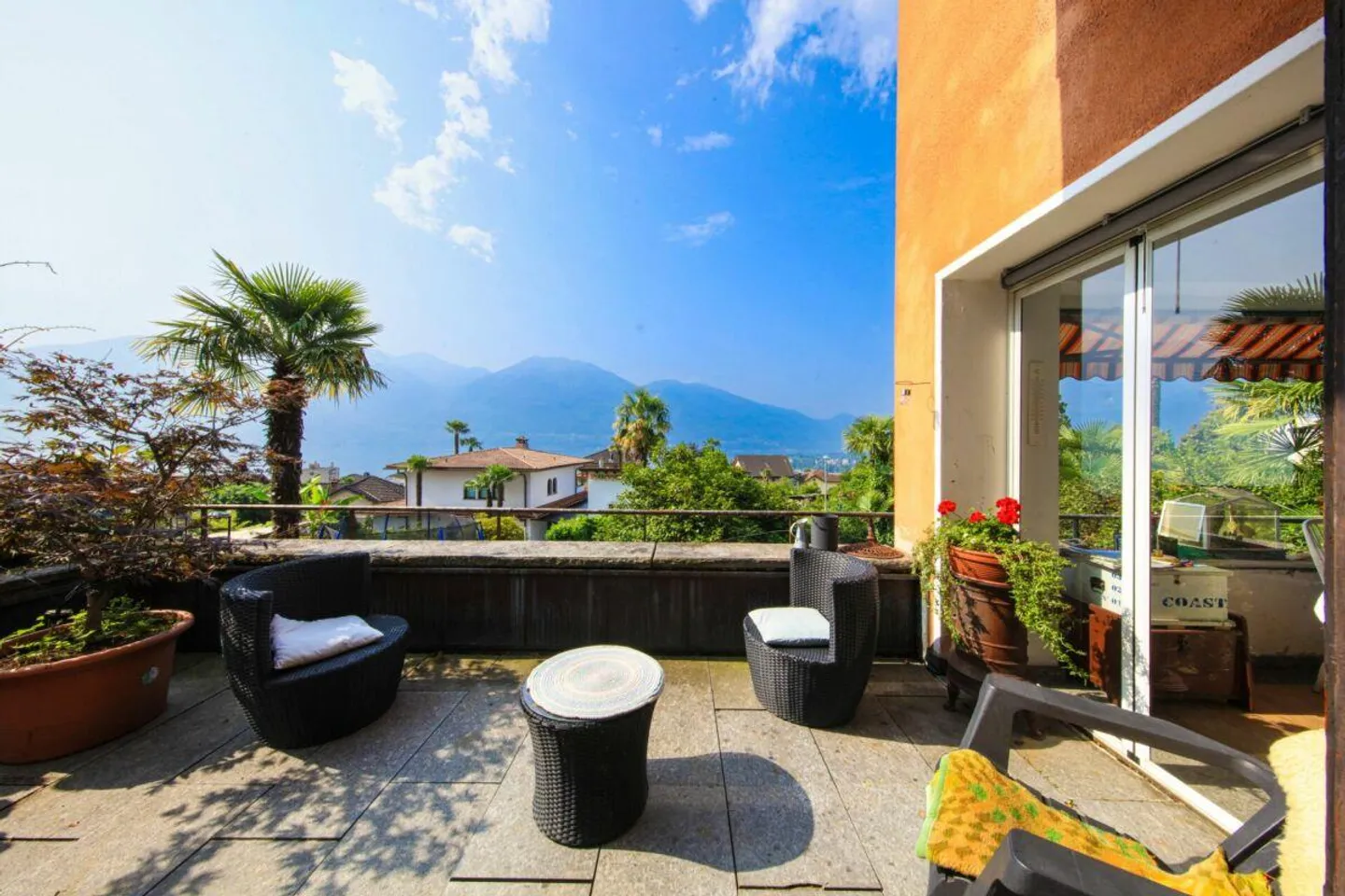 Minusio - Grande Villa con Piscina in Posizione Ottimale - Foto 9 di 30