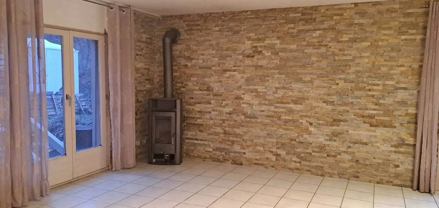 Row house for sale - Photo 4 of 18