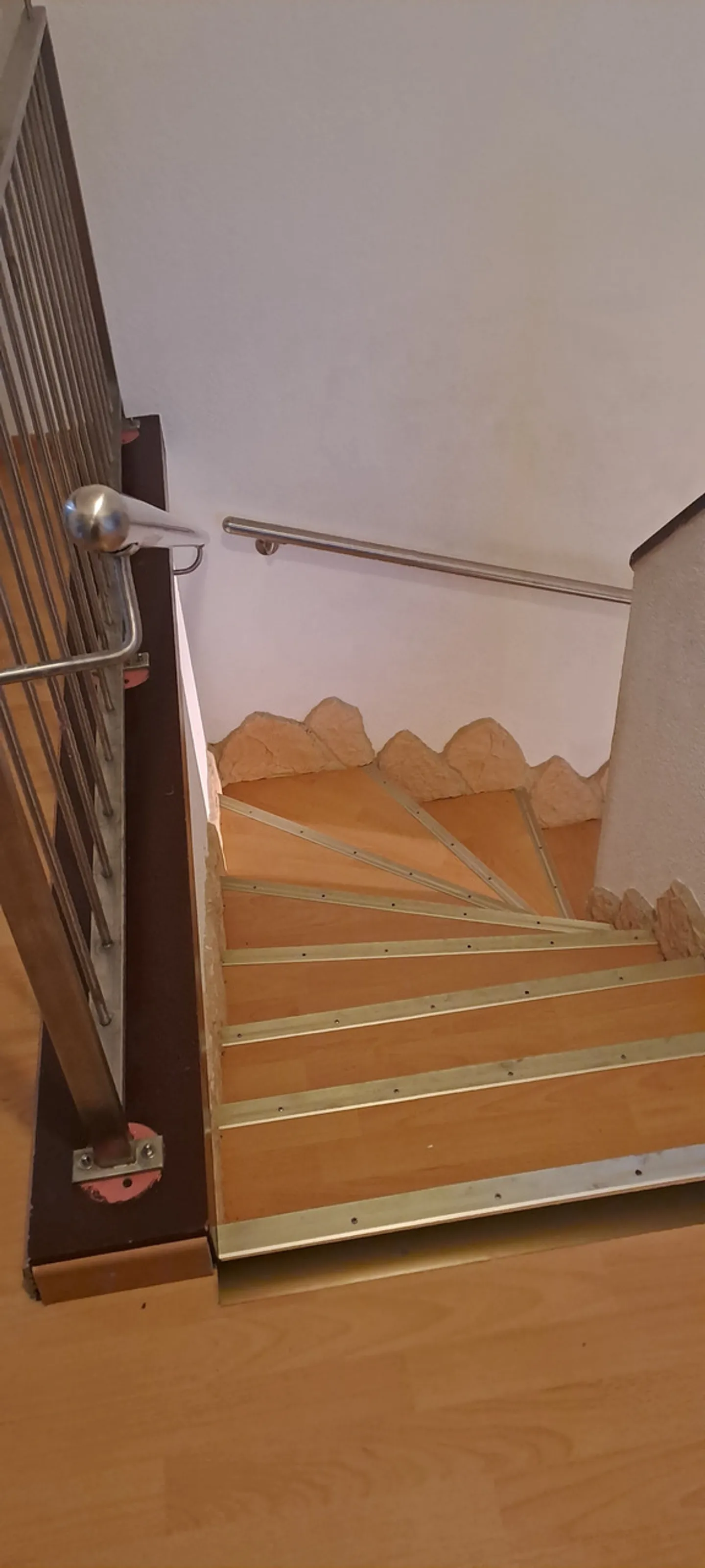 Row house for sale - Photo 8 of 18