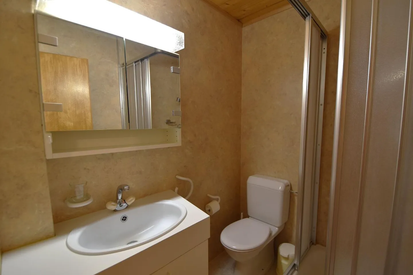 Furnished 2.5-room apartment - Photo 5 of 7