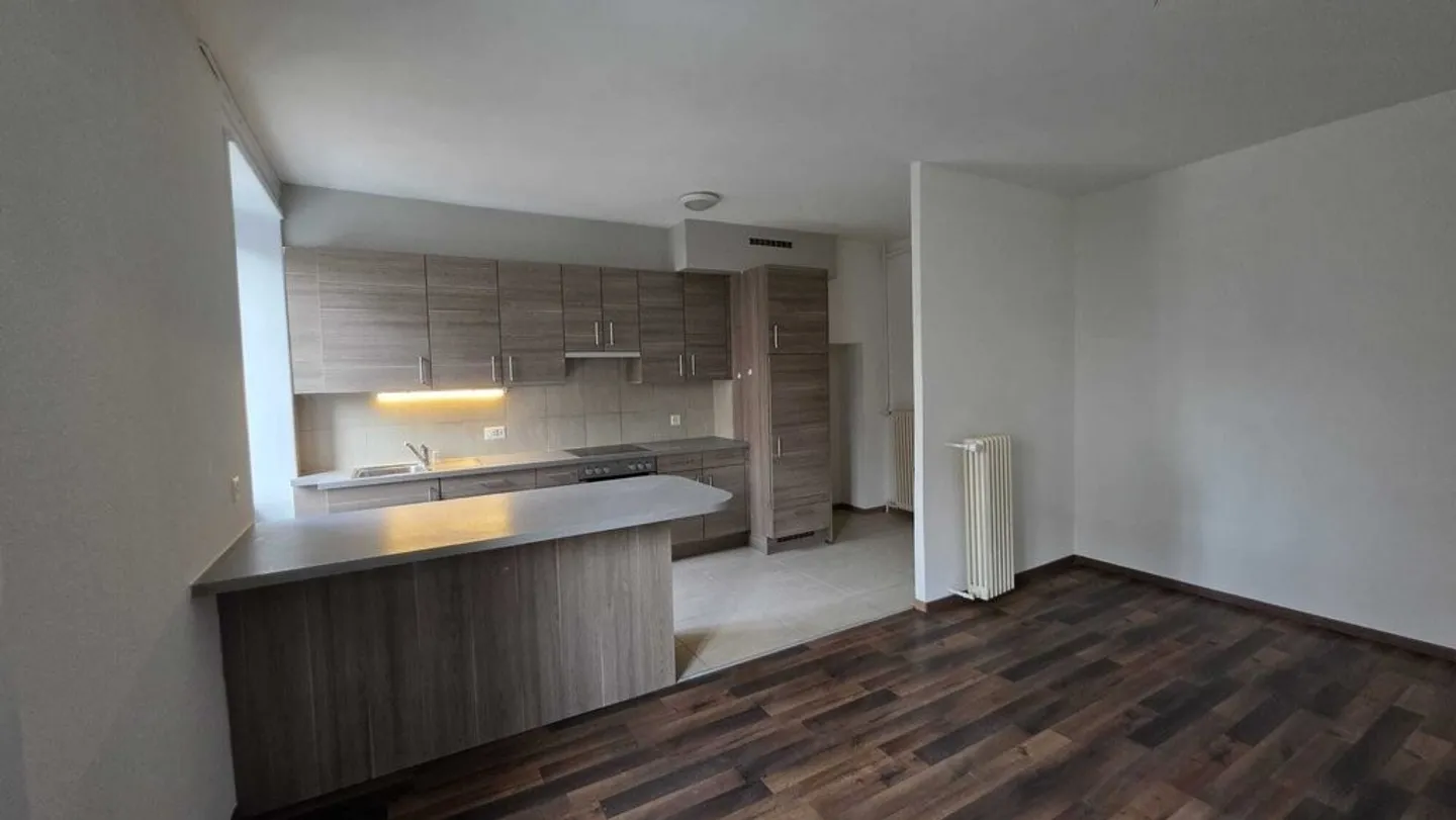 NICE APARTMENT FOR RENT - Photo 2 of 9