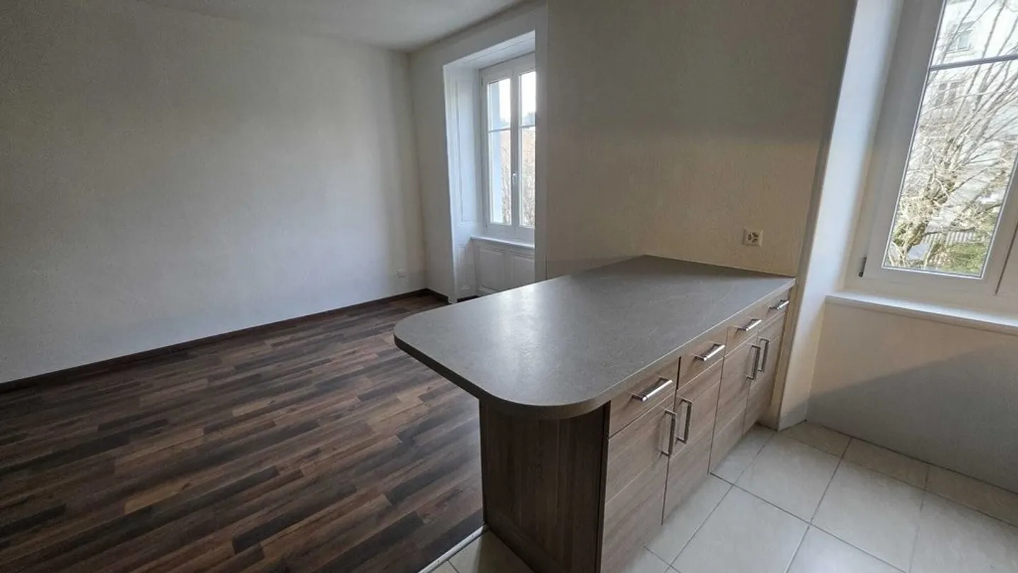 NICE APARTMENT FOR RENT - Photo 4 of 9