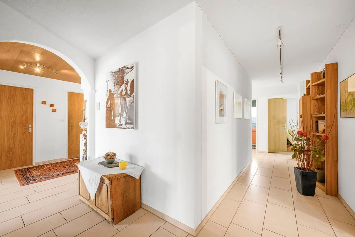 6.5 Room Apartment in a Great Location - for Families Who Appreciate Space - Photo 5 of 13