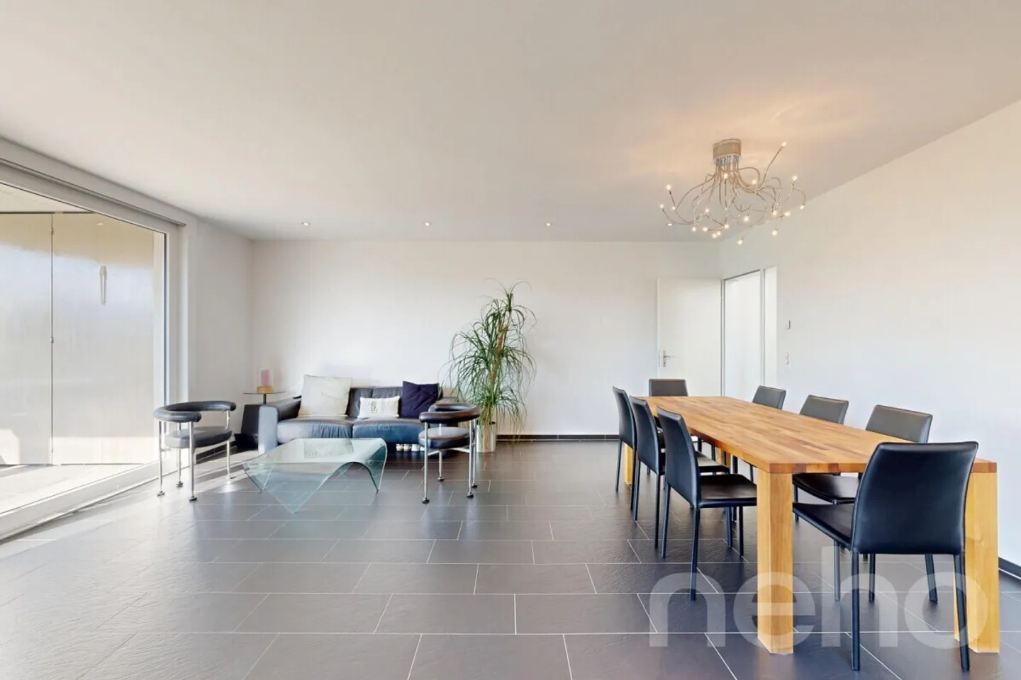 Modern 6.5-room single-family house in sunny location with low-maintenance garden - Photo 3 of 13