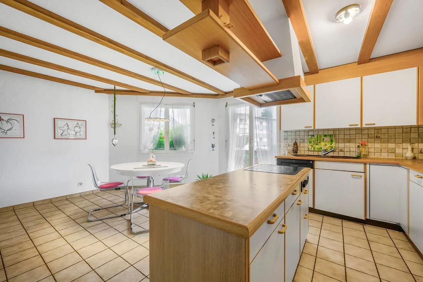 6.5 Room Apartment in a Great Location - for Families Who Appreciate Space - Photo 11 of 13