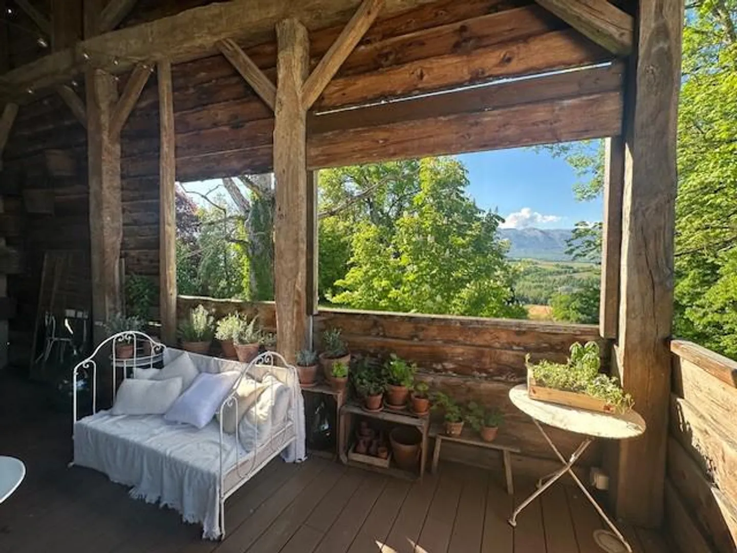 SELTEN - HERRLICH RENOVIERTES HAUS IM HERZEN DES DORFES AVULLY - Foto 1 von 8