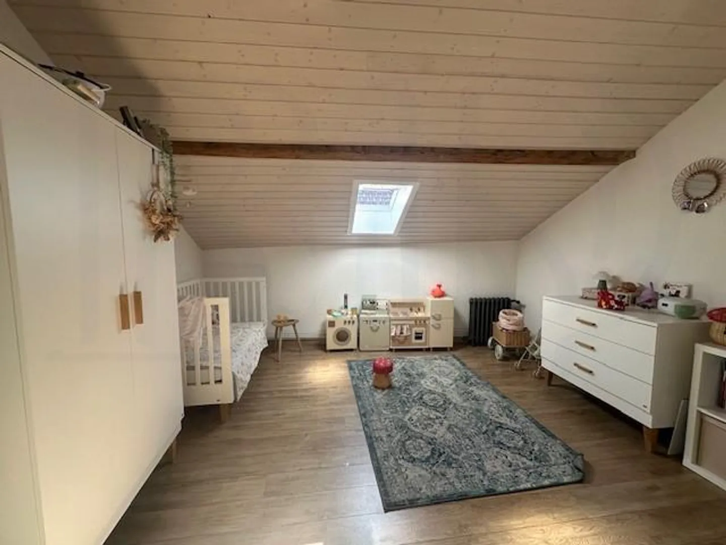 SELTEN - HERRLICH RENOVIERTES HAUS IM HERZEN DES DORFES AVULLY - Foto 5 von 8