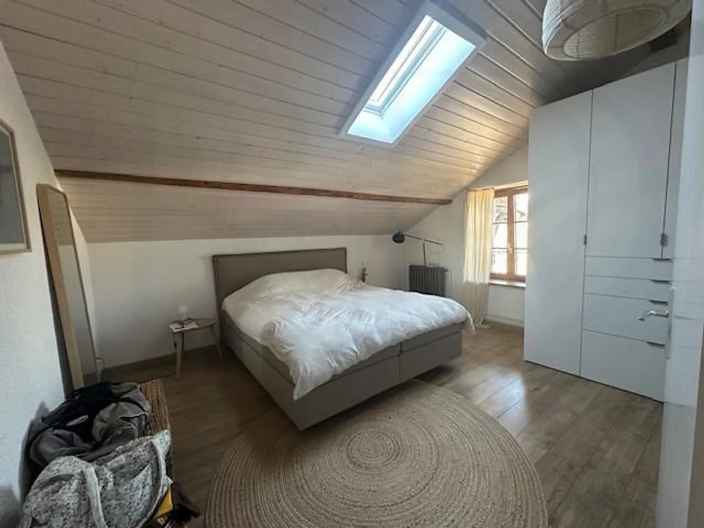 SELTEN - HERRLICH RENOVIERTES HAUS IM HERZEN DES DORFES AVULLY - Foto 6 von 8