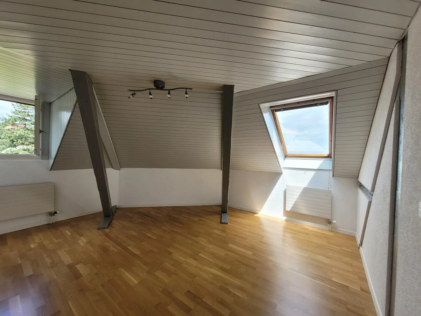 2.5-room apartment in a quiet location - Photo 2 of 6