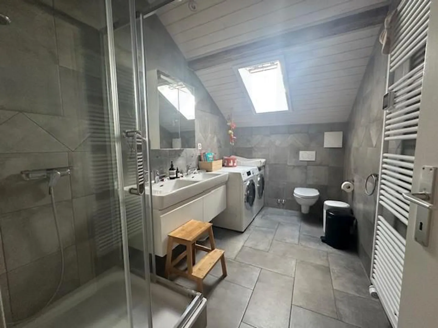 SELTEN - HERRLICH RENOVIERTES HAUS IM HERZEN DES DORFES AVULLY - Foto 7 von 8