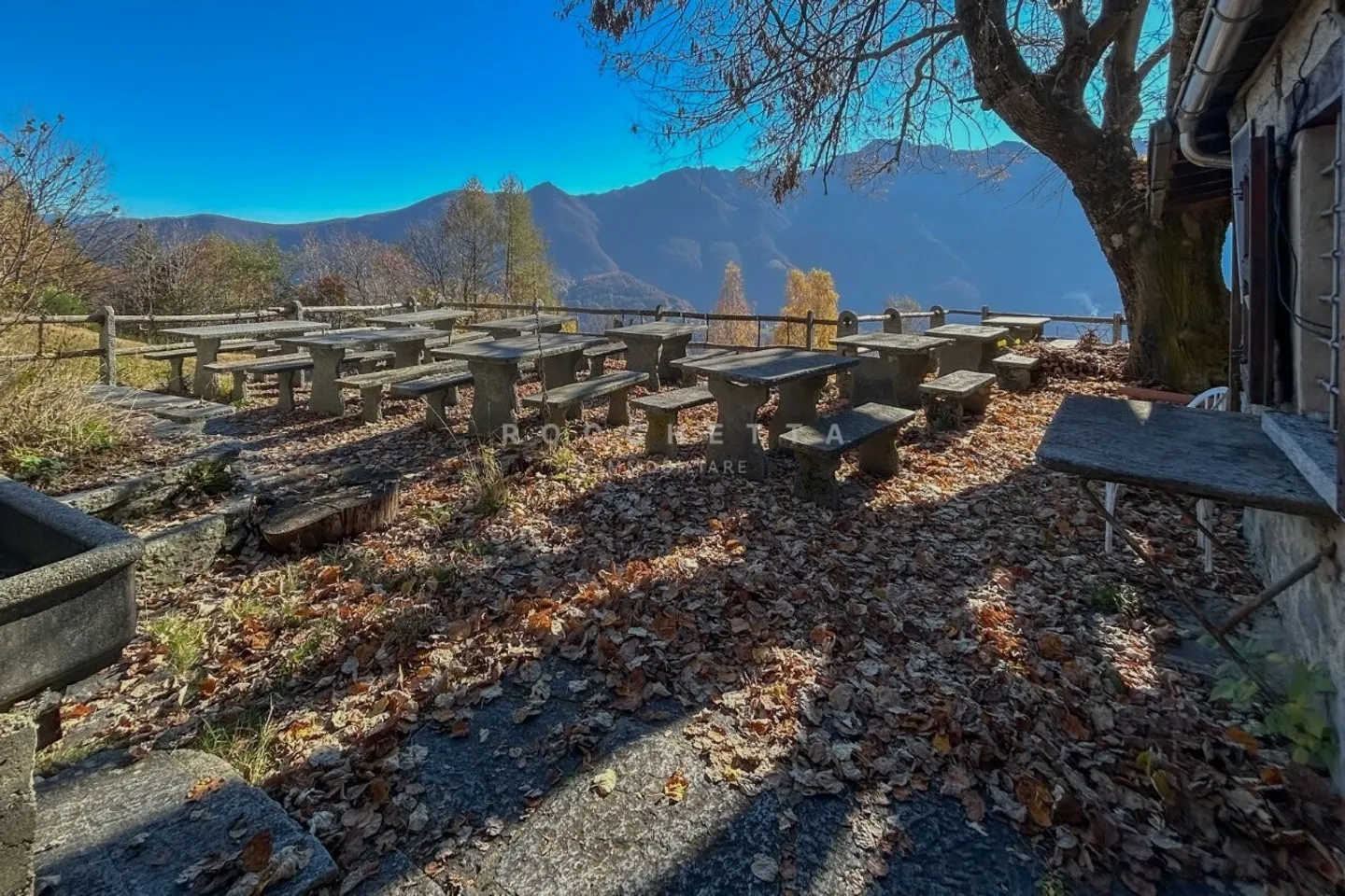 Storico Grotto "al Riposo Romantico" sul Monte Comino - Foto 6 di 13