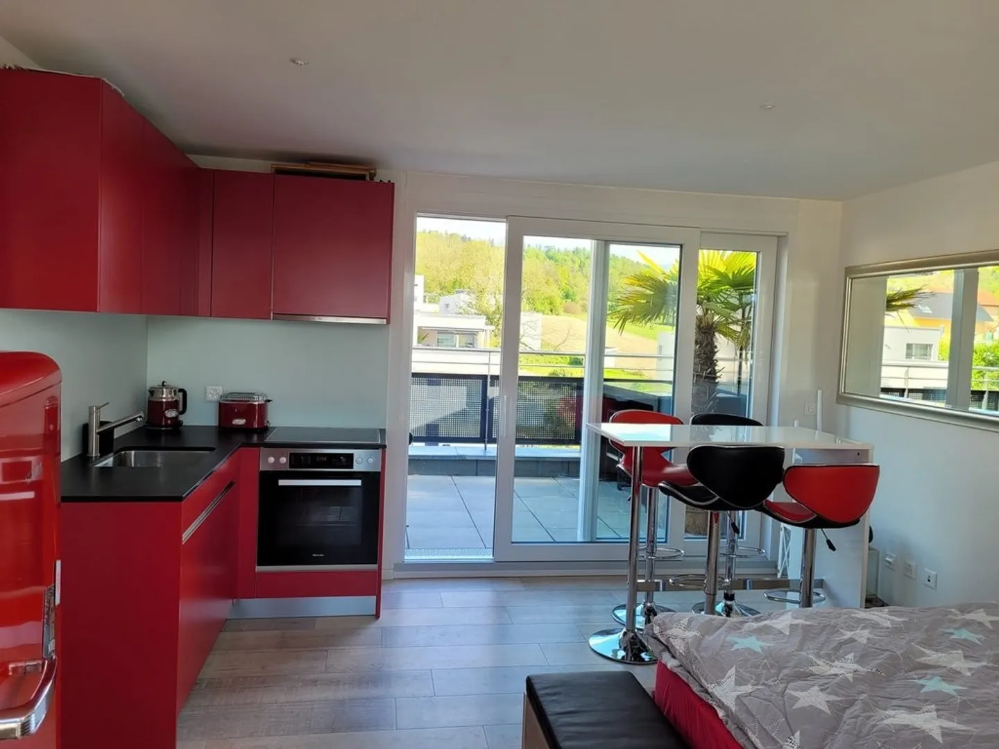 Charmant studio en attique - Photo 3 sur 5