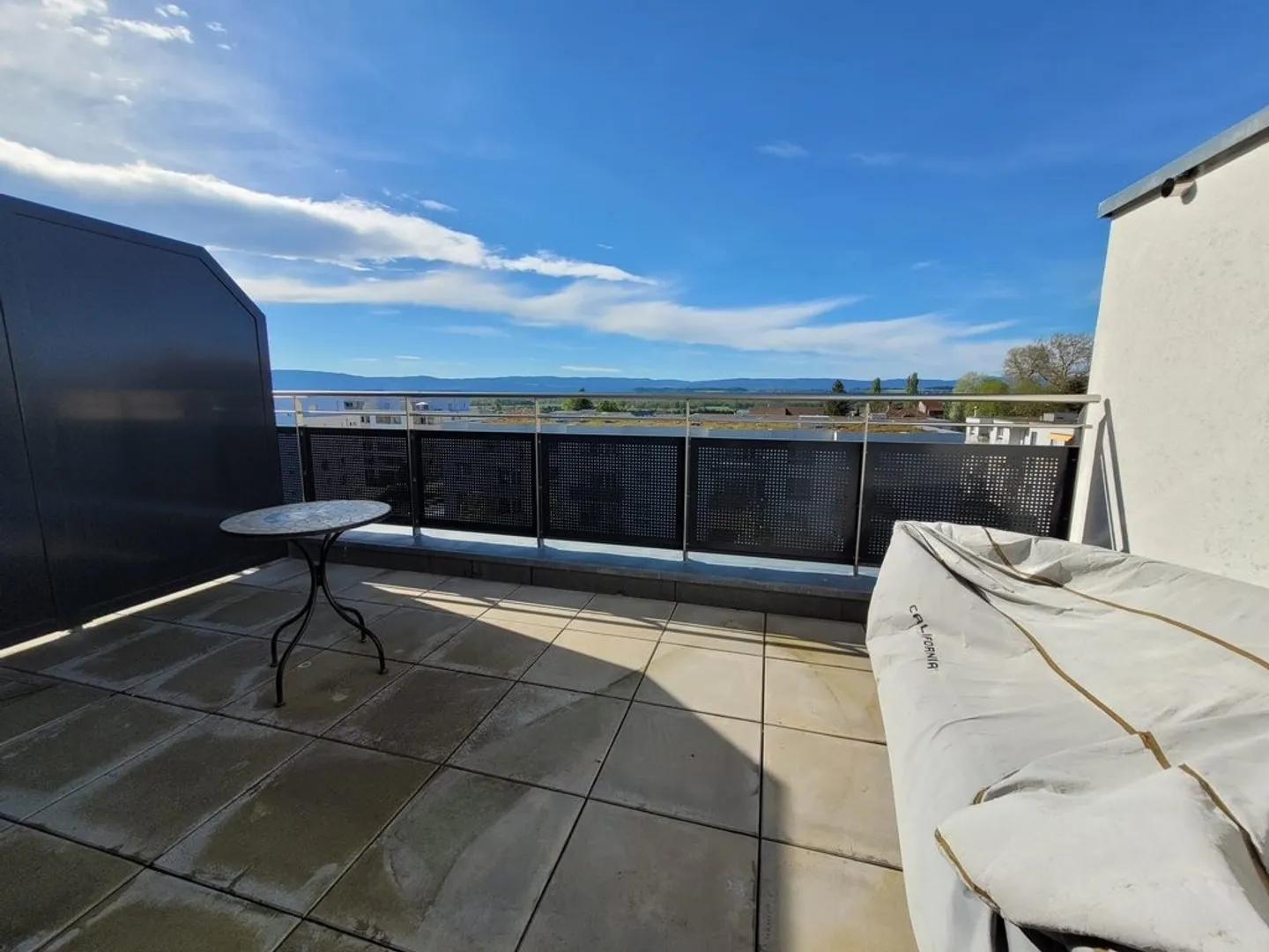 Charmant studio en attique - Photo 5 sur 5