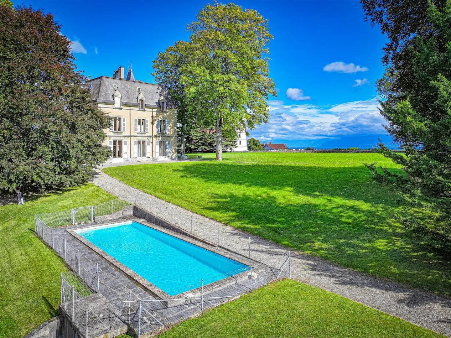 Château du 19ème siècle - Élégance et vue imprenable - Photo 5 sur 10