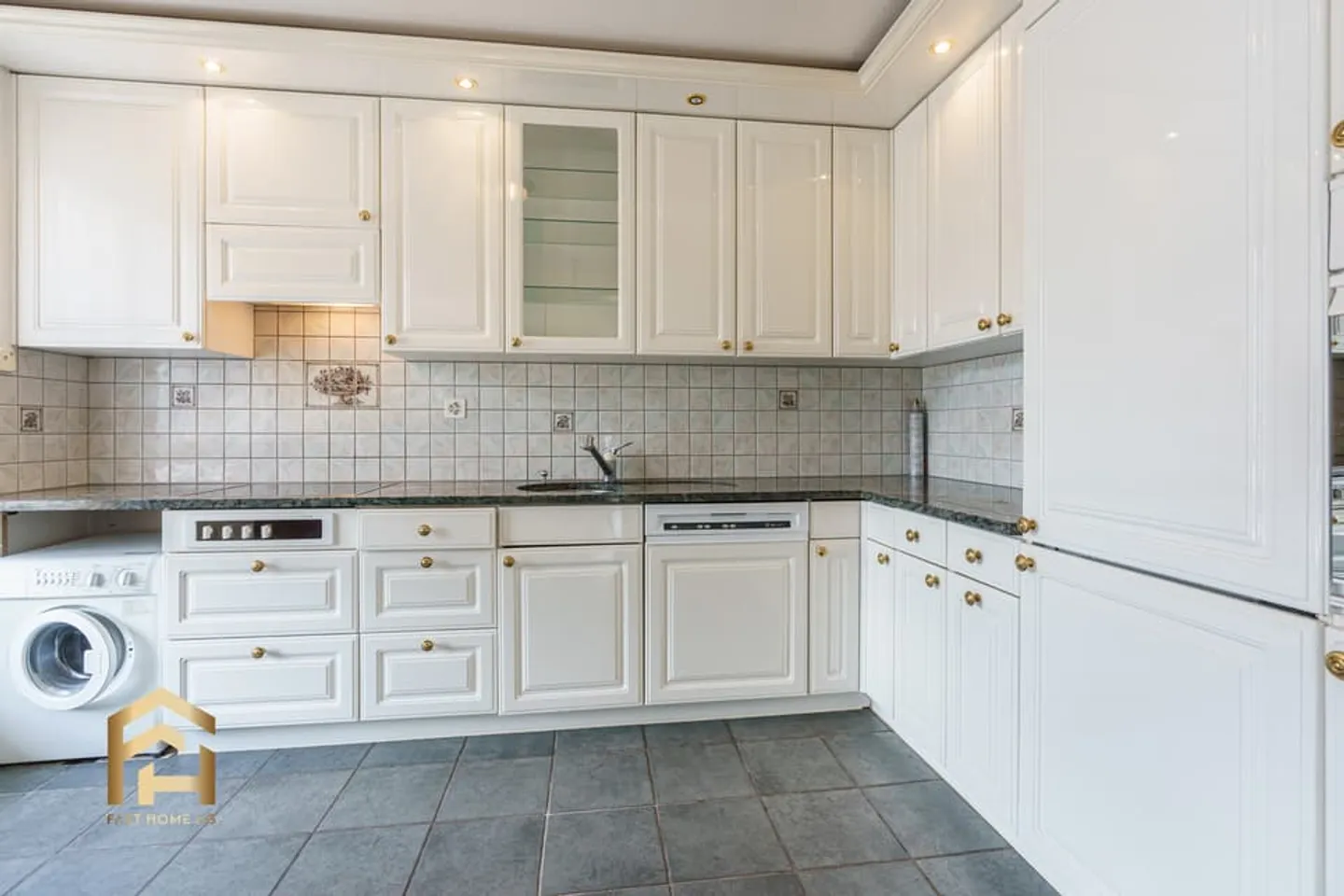 Incantevole Appartamento Attico in Posizione Ideale a Naters - Foto 4 di 13