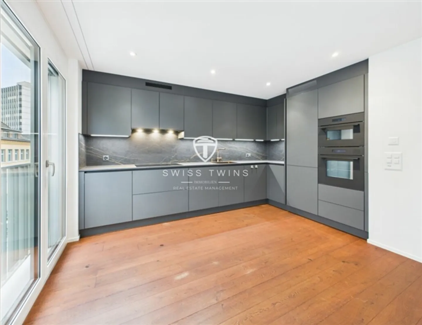 Il lusso urbano incontra la tranquillità - Elegante appartamento di 4,5 stanze con ascensore per auto - Foto 5 di 20