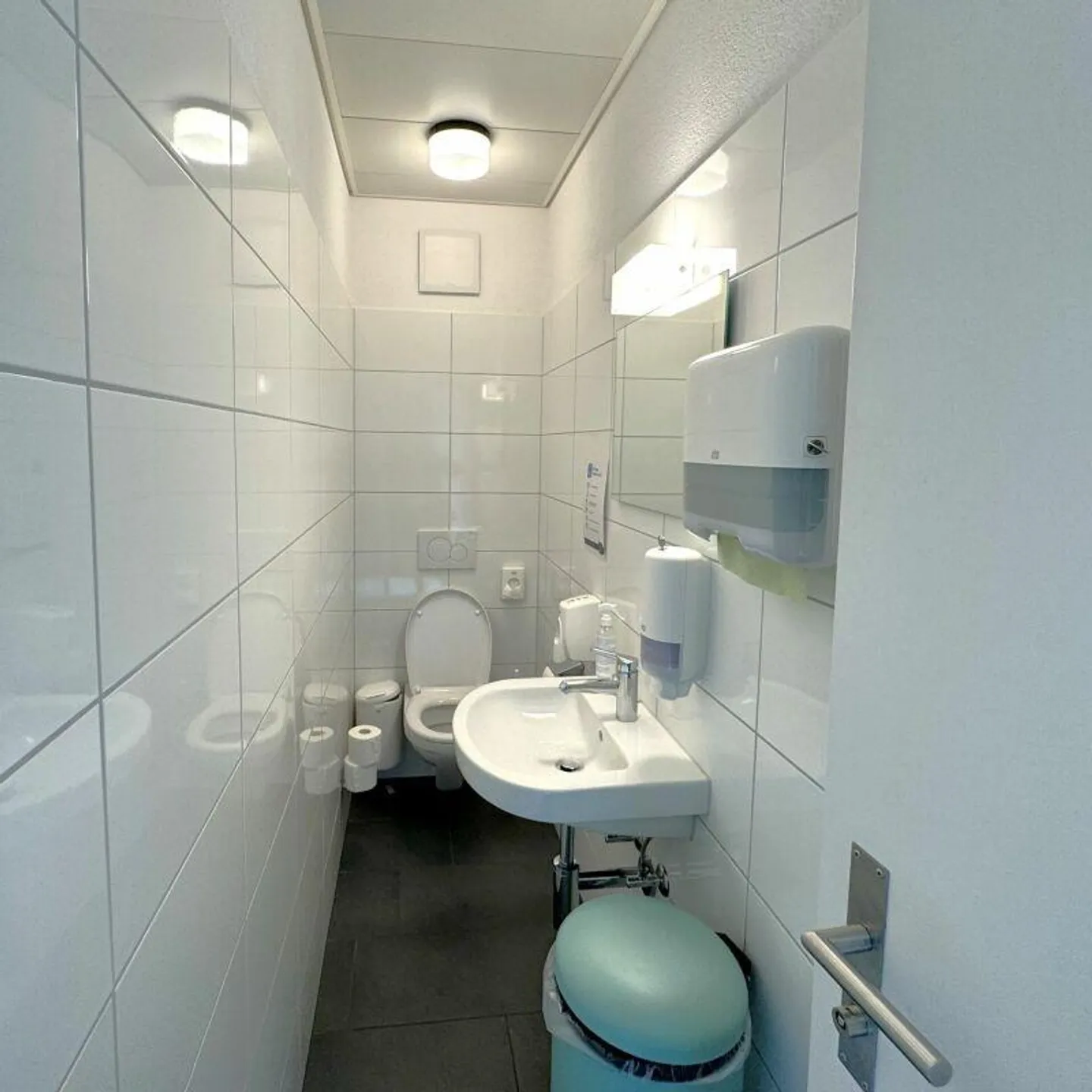 Bureau spacieux et lumineux au 4ème étage - Photo 5 sur 10