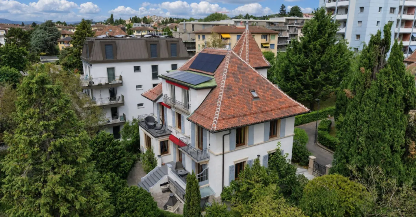 Exclusive: Master House with Castle-like Features - 9 Rooms - Photo 3 of 12