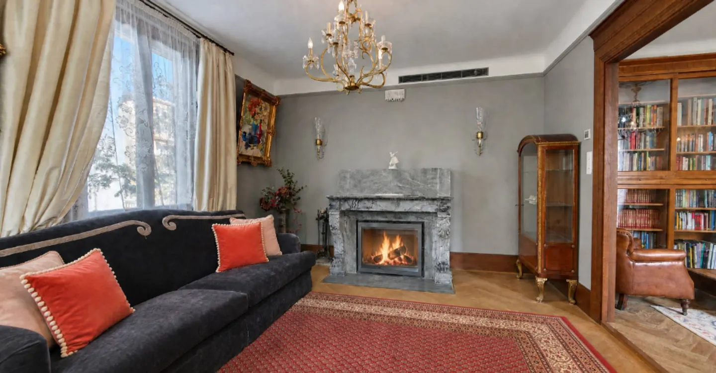 Exclusive: Master House with Castle-like Features - 9 Rooms - Photo 5 of 12