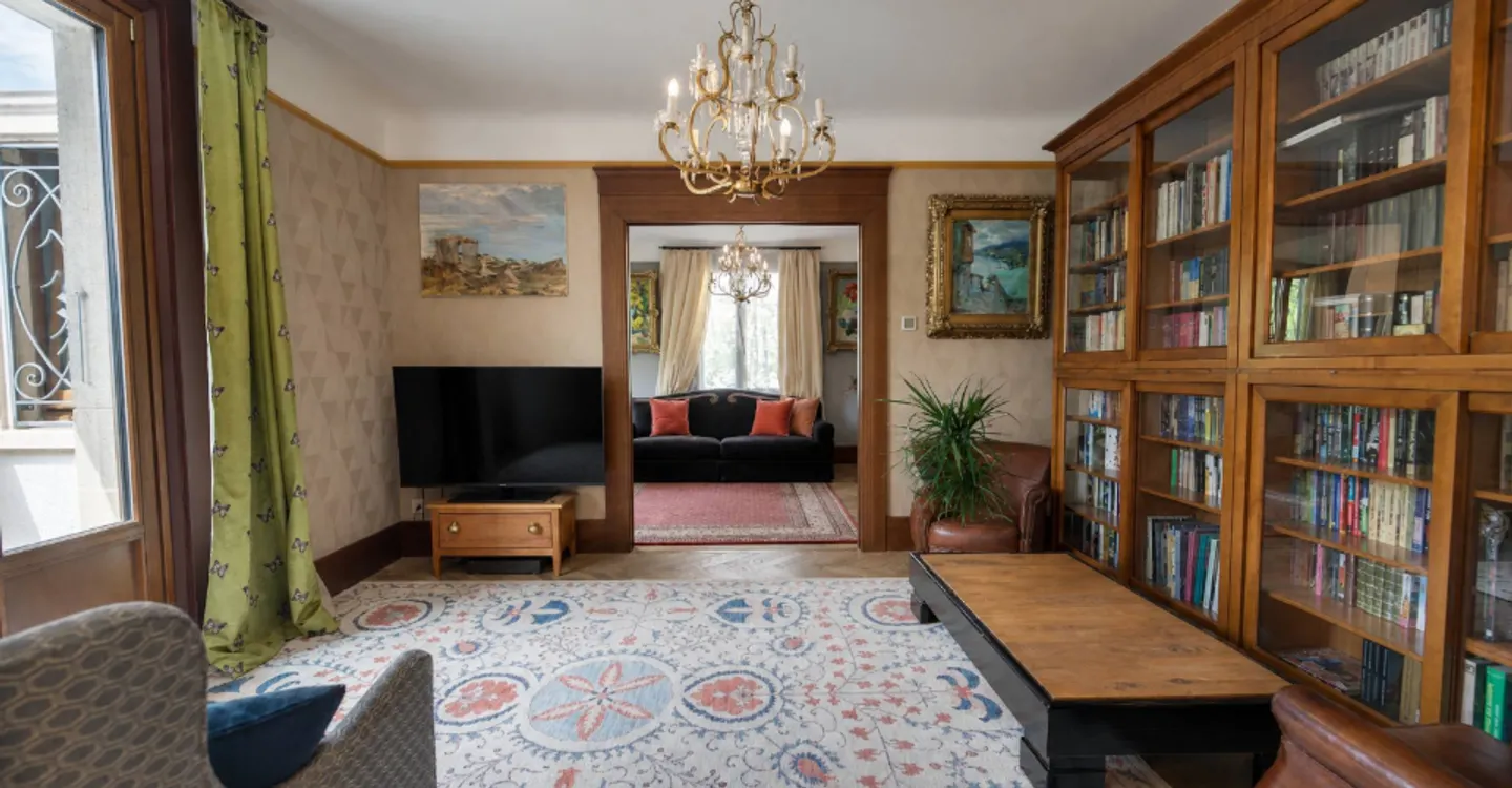 Exclusive: Master House with Castle-like Features - 9 Rooms - Photo 6 of 12
