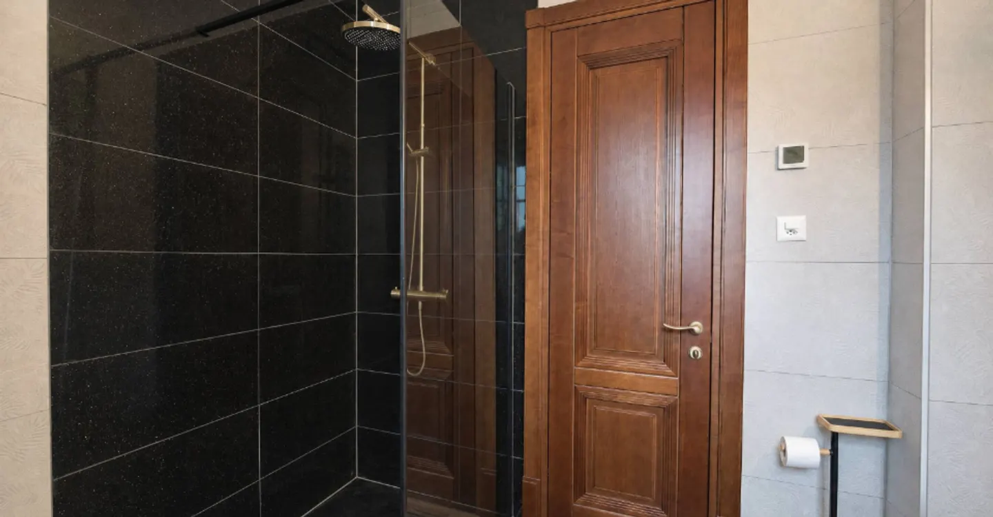 Exclusive: Master House with Castle-like Features - 9 Rooms - Photo 11 of 12