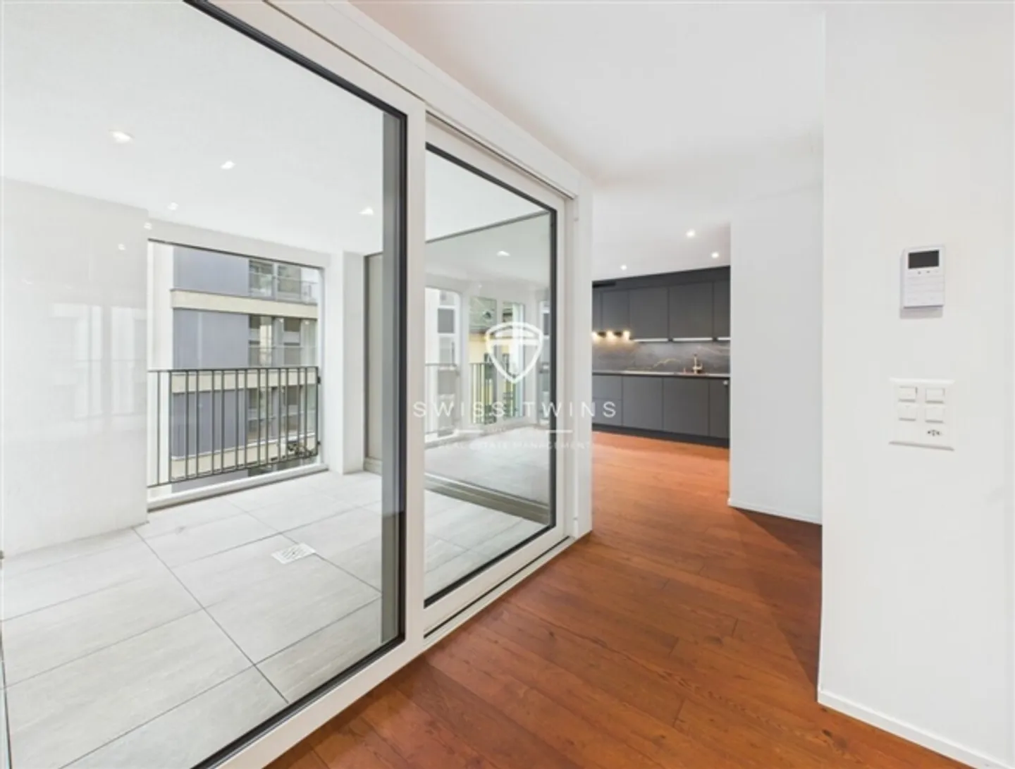 Il lusso urbano incontra la tranquillità - Elegante appartamento di 4,5 stanze con ascensore per auto - Foto 8 di 20