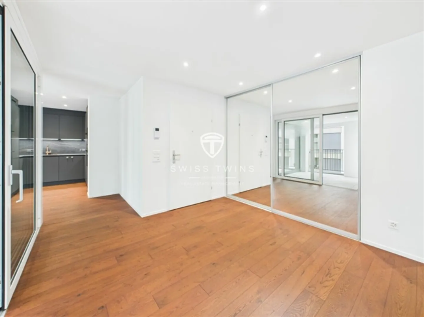 Il lusso urbano incontra la tranquillità - Elegante appartamento di 4,5 stanze con ascensore per auto - Foto 9 di 20