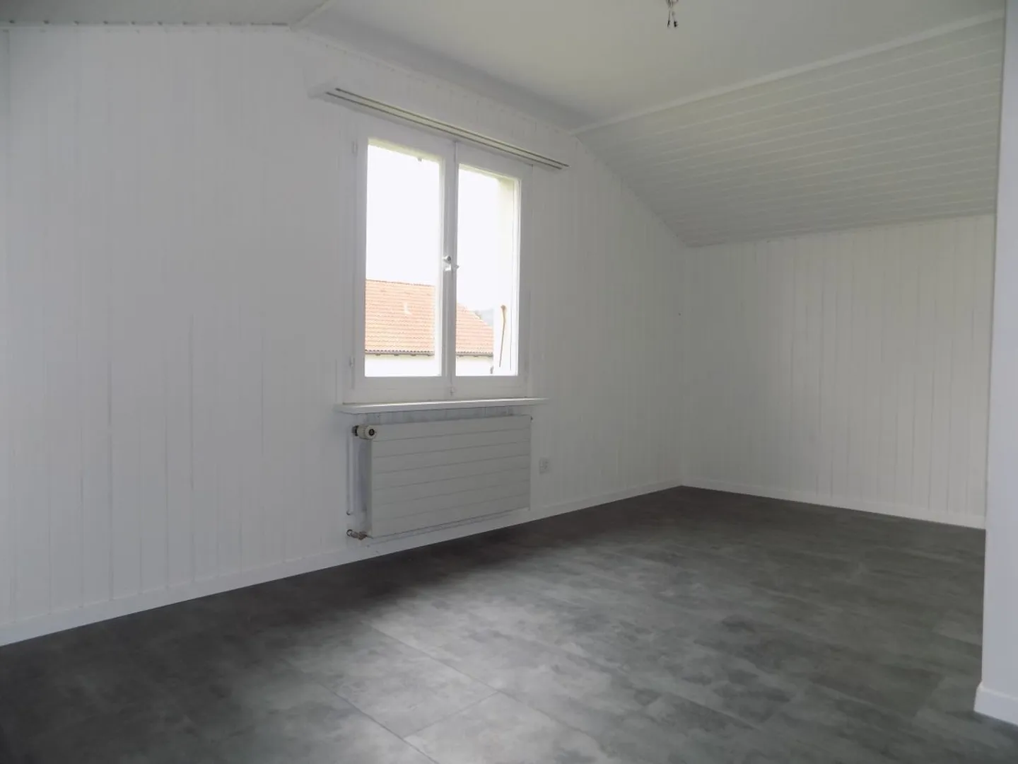 Charmante maison individuelle nécessitant des rénovations avec un appartement séparé, un grand jardin et un garage. - Photo 6 sur 10