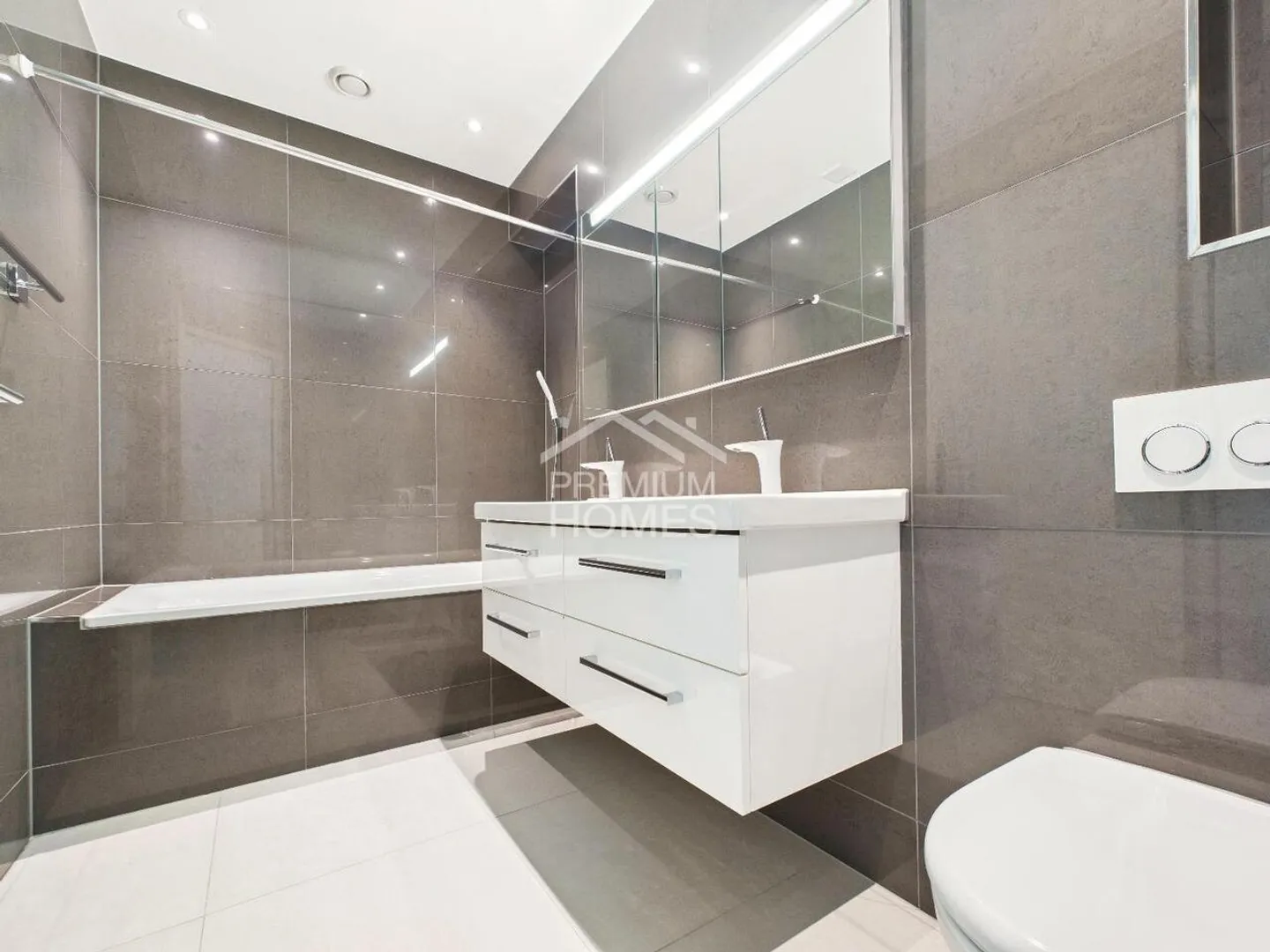 EIN SCHMUCKSTÜCK DER BESONDEREN ART - Foto 7 von 10