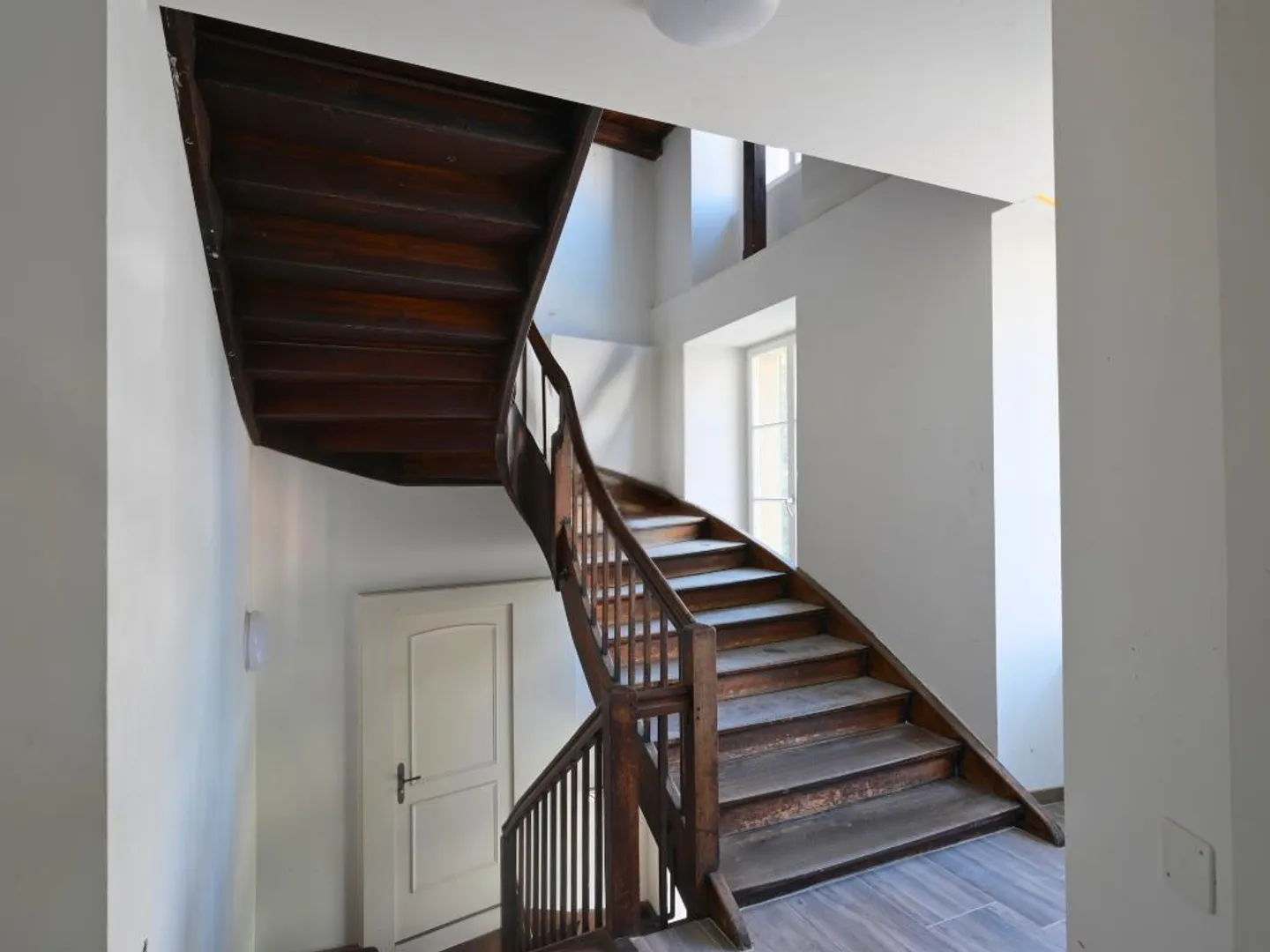 Edificio multifamiliare ad alto rendimento sull'Aare – 8 unità ristrutturate - Foto 5 di 12