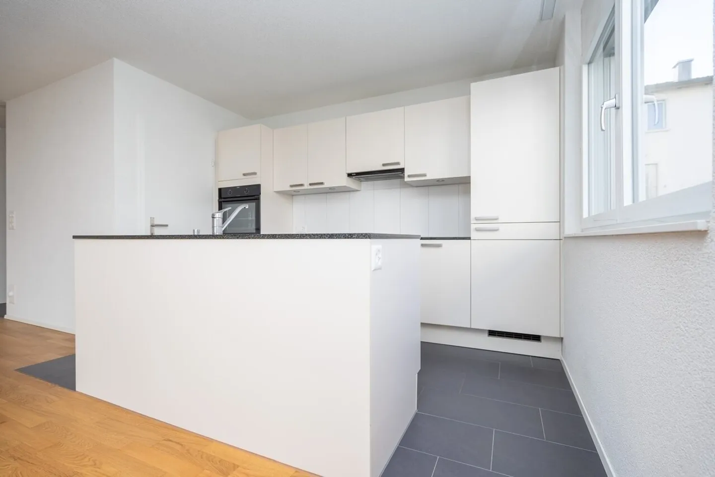 Moderne 3.5-Zimmerwohnung - Foto 4 von 8